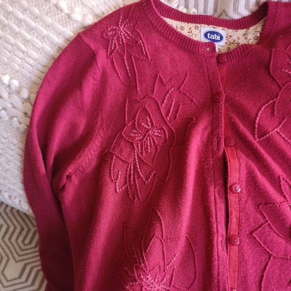 tabi wine red, floral stitched cardigan - Picture 2 of 4